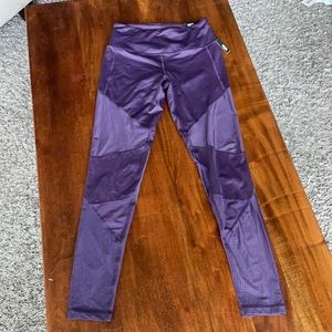 NWT Victoria’s Secret knockout tight legging small